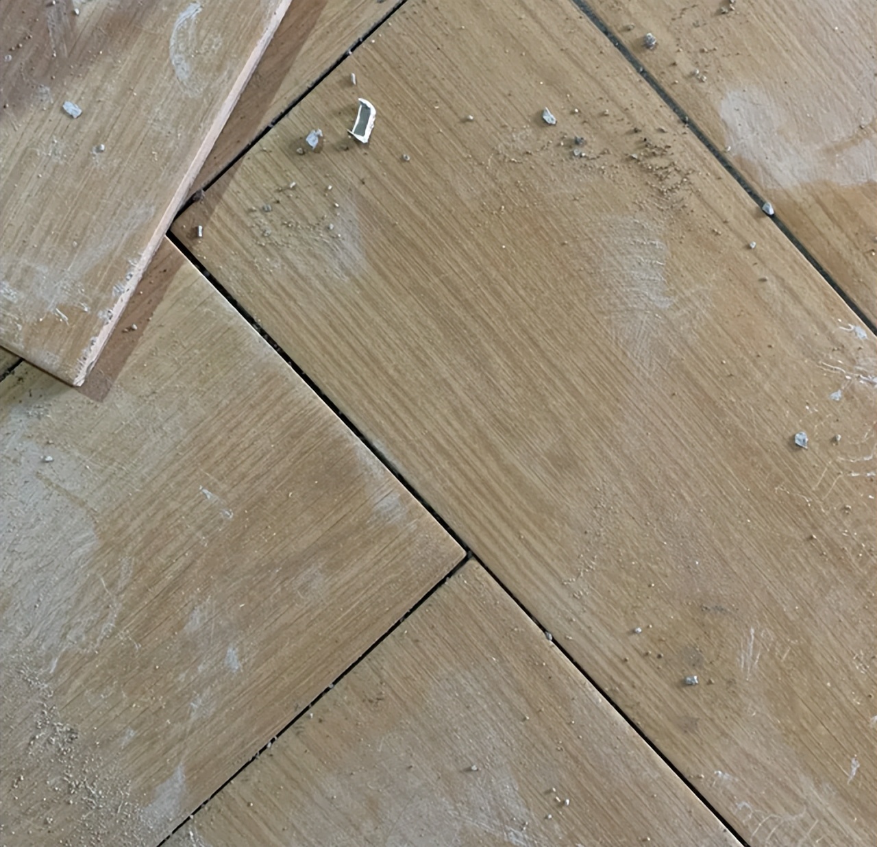 木纹砖费钱还是地砖费钱,现在装修为什么都用木纹砖