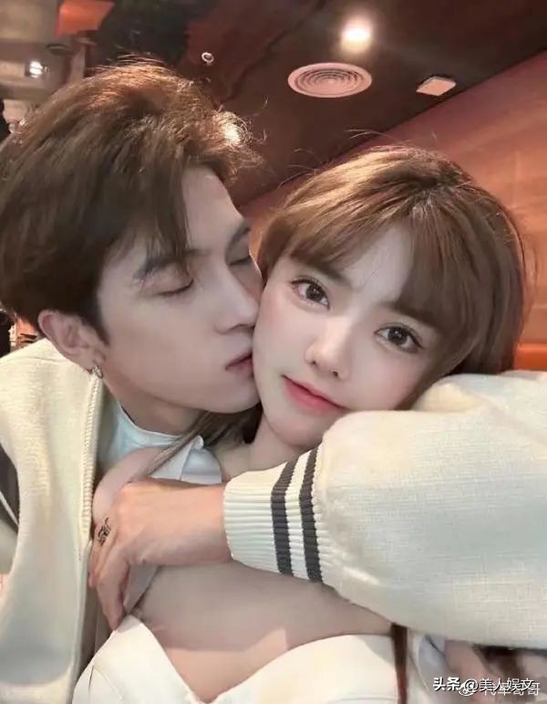 韩安冉三次结婚现场对比,24岁韩安冉回应四婚