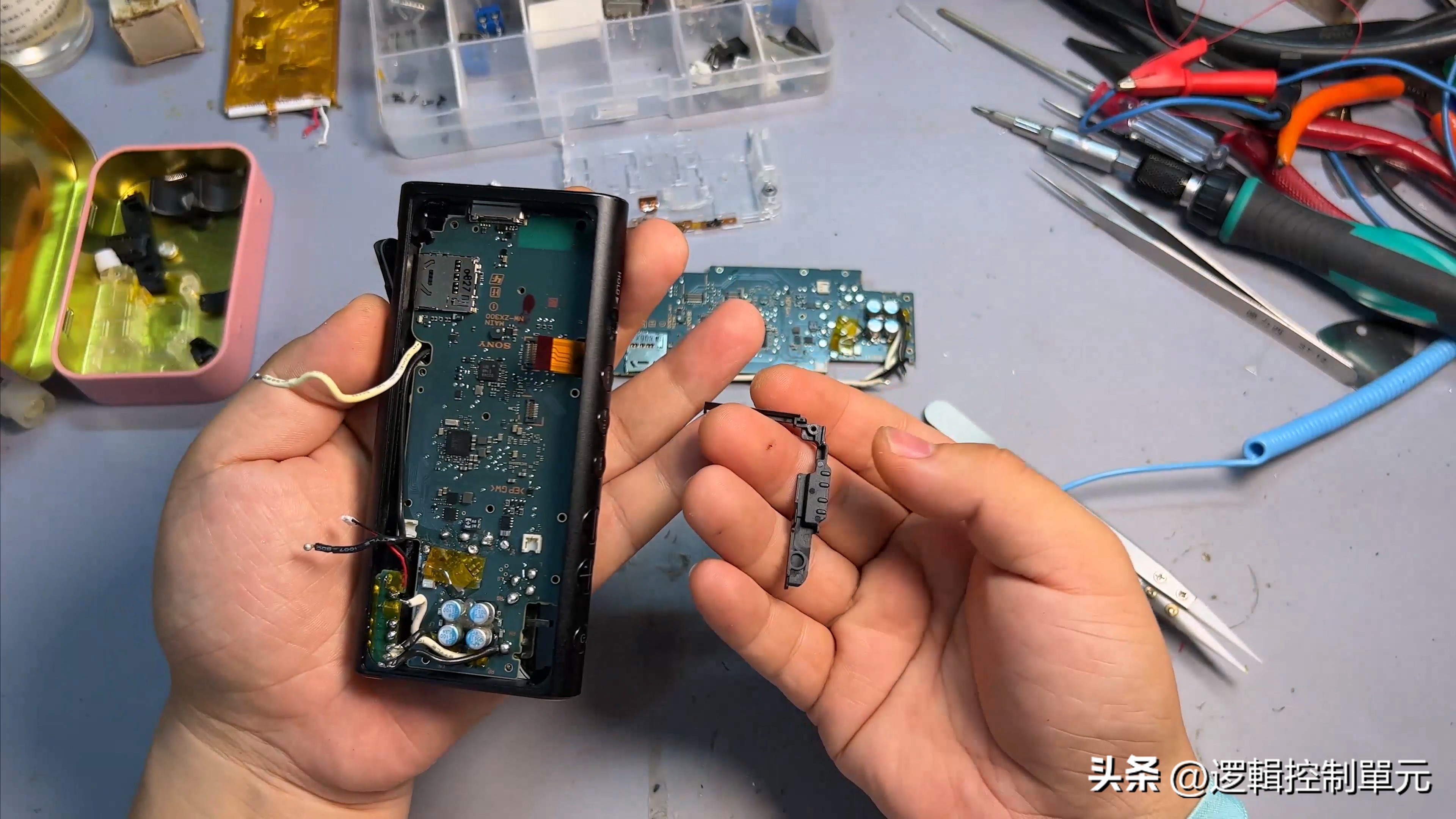 sony播放器zx300a拆解,索尼zx300a怎样更换电池