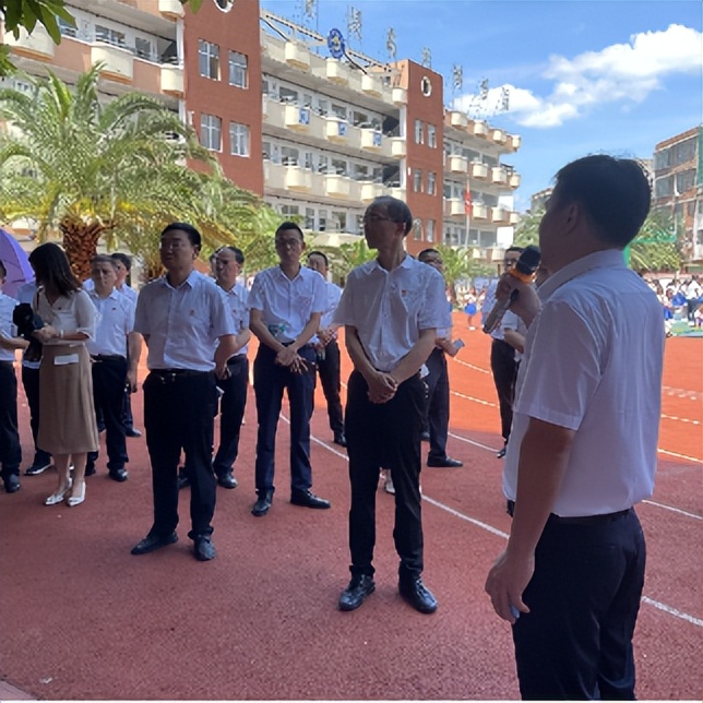 南康赤土民族小学,南康区赤土民族中心小学六年级