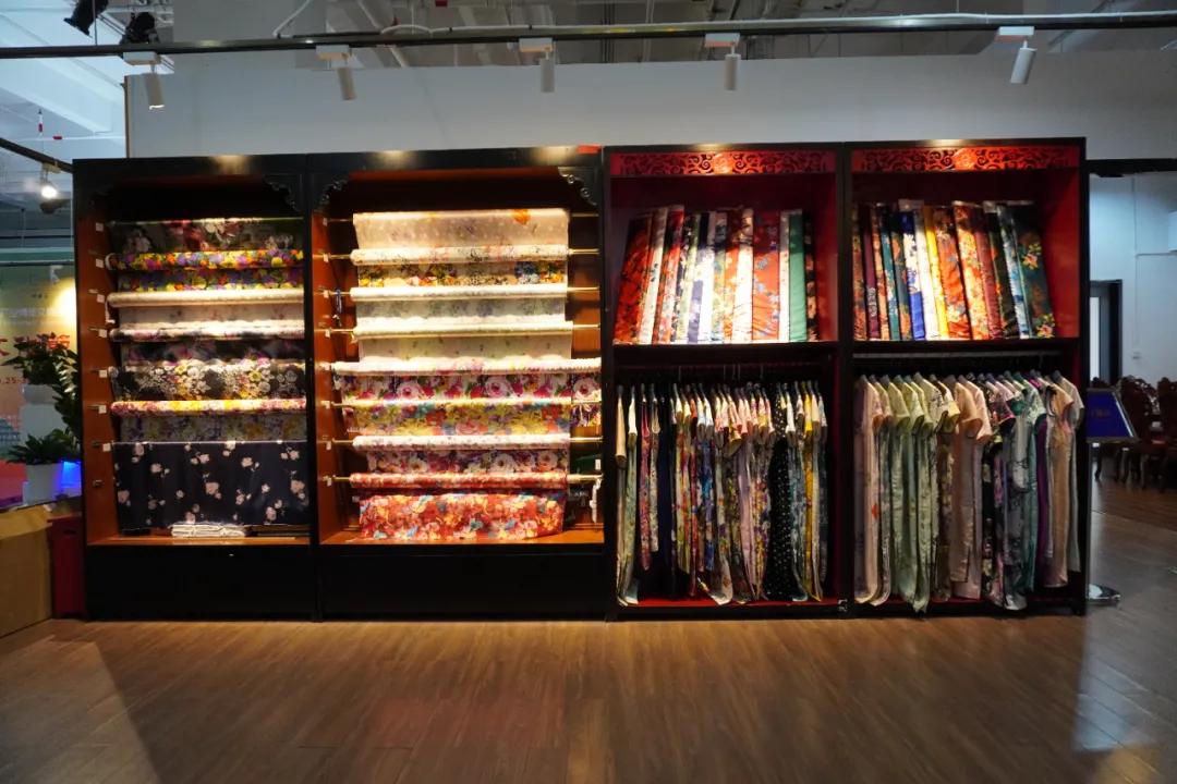 改良版旗袍的面料,如何能让旧旗袍面料焕然一新