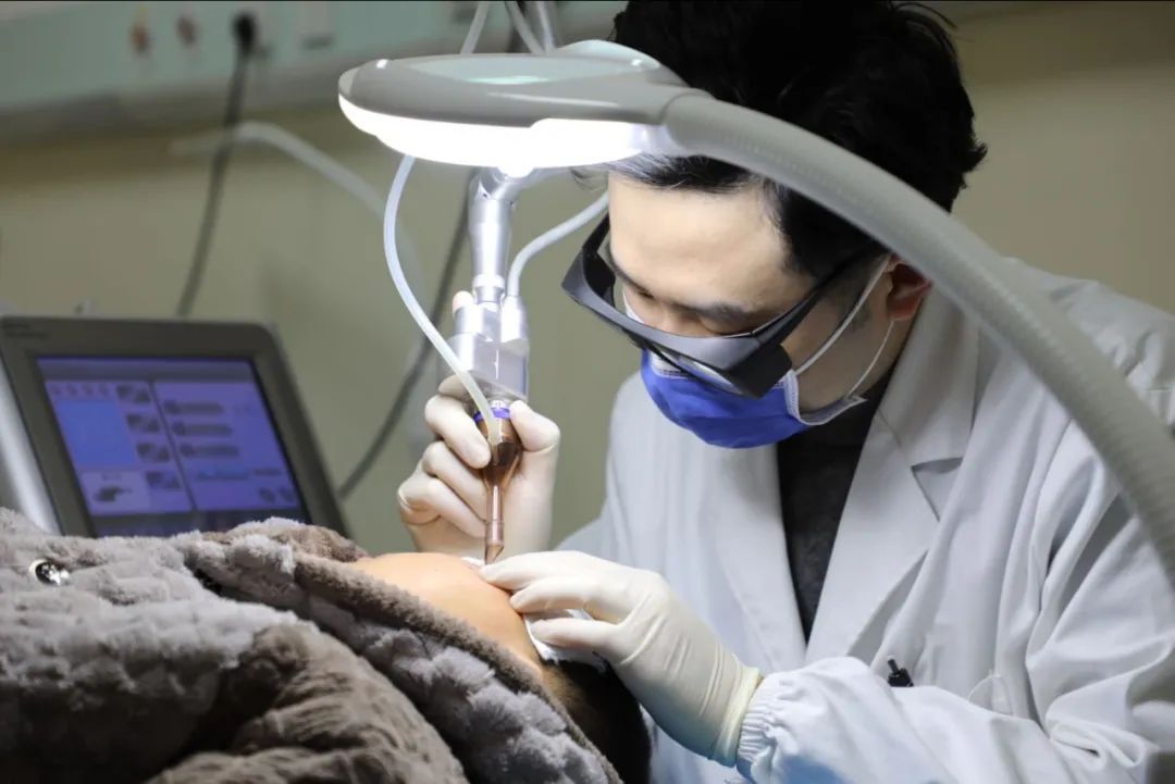 手抠痣有什么危害,手壁痣抠破了癌变概率大吗