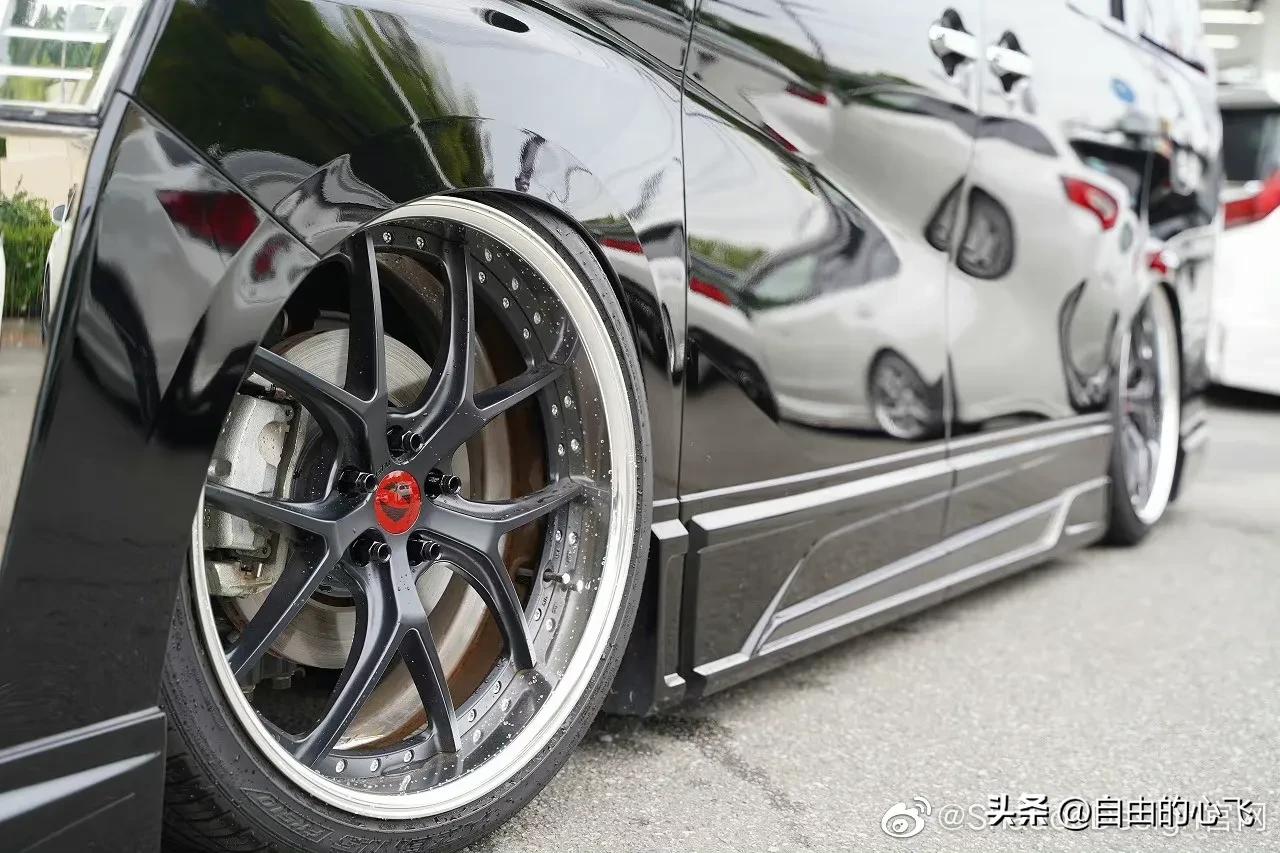 威尔法rowen尾翼,丰田威尔法改装rowen包围