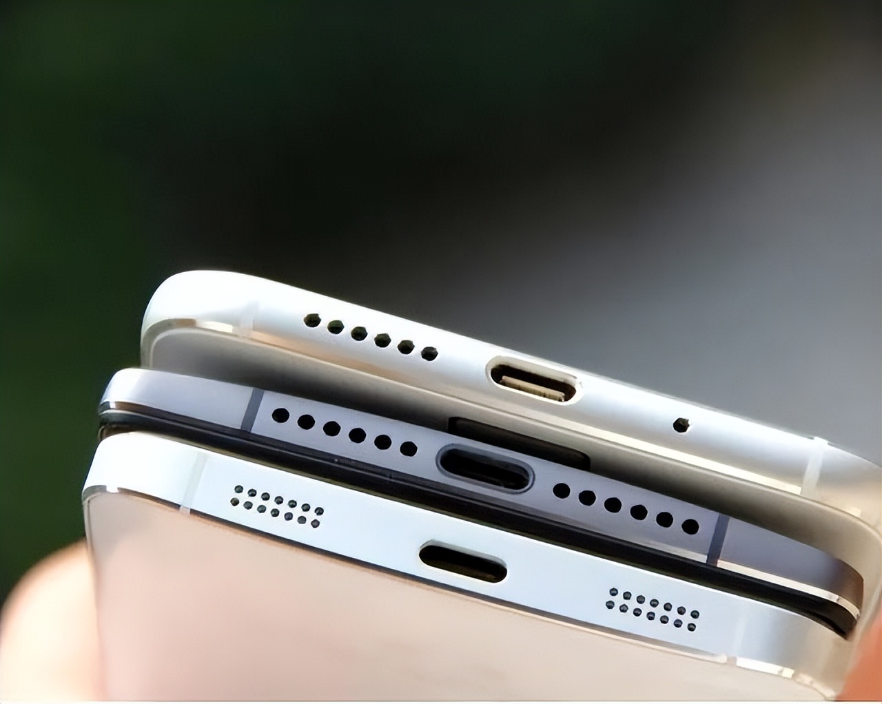 泰裤辣！iPhone15系列改用C口充电，20W真的不限速度？