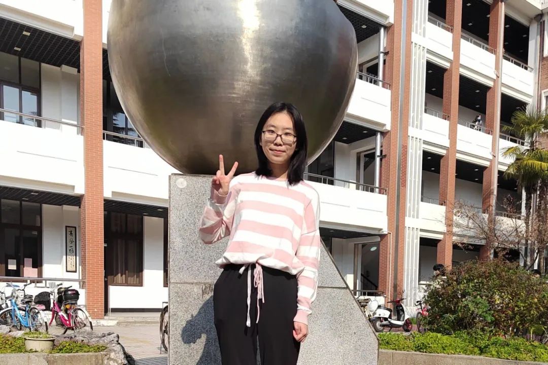 姝︽眽鐧惧勾鍚嶆牎,姝︽眽鐧惧勾楂樹腑