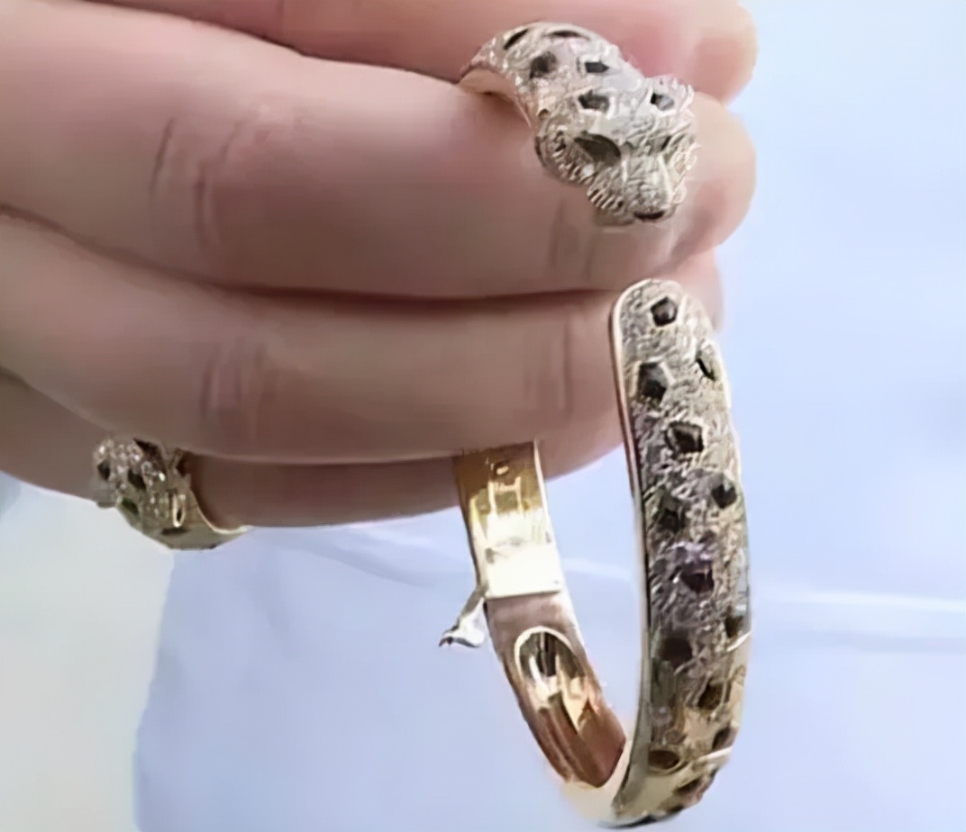 40万买卡地亚手镯被气到住院,29岁男子花41万买卡地亚手镯后续