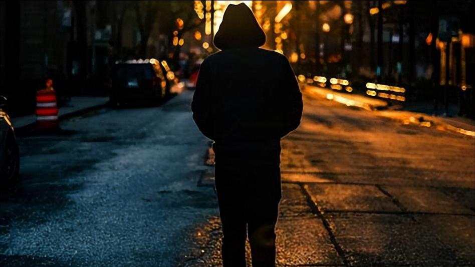 湖南小伙彩票牟利9亿 (男子彩票中500万一年后却负债被抓)