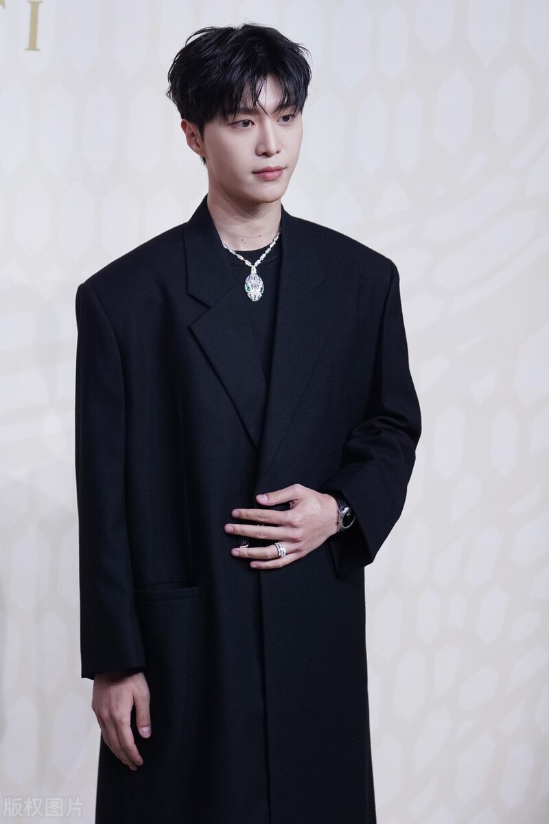 范丞丞粉丝破3000万,范丞丞粉丝突破2000万