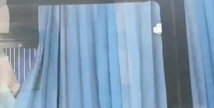 梅西下榻酒店涌入大量球迷！阿根廷热身赛一票难求，黄牛称内部邀请函5000元1张，主办方曾提醒谨防上当受骗