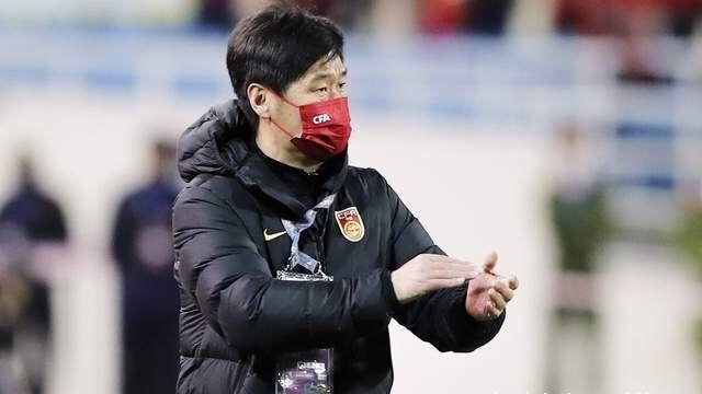 没人为耻辱般惨败负责，国足只会喊着坚持的口号，不会有任何改变