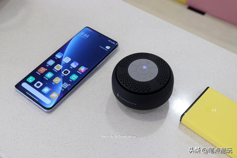 便携蓝牙音箱可以唱歌,能边充电边听歌的蓝牙小音箱