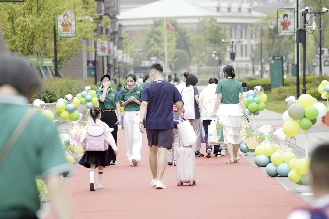 再见了，小盆友——9月19日成都家长成功“解除居家”……