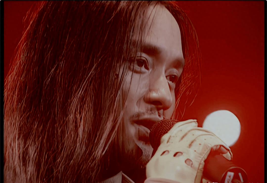 透视装,半露*裤内**、“超短裙露下乳”?网友看了直呼:太辣眼!