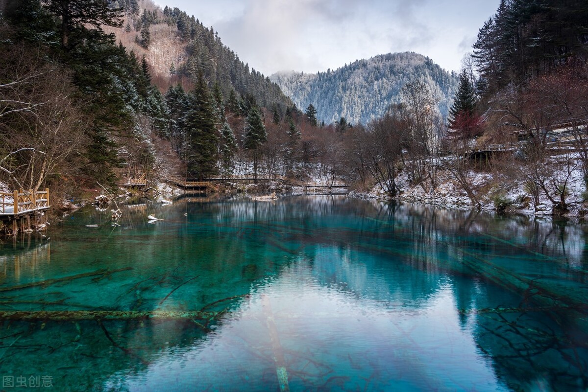 九寨沟风景图，一个字“太美了”