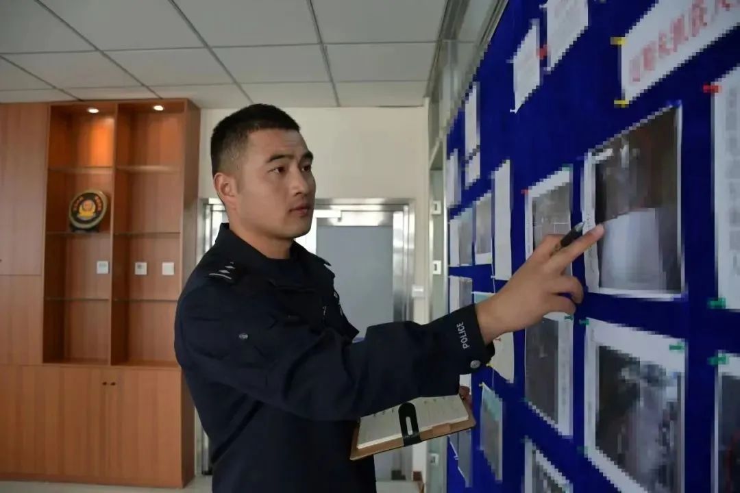 他是身手敏捷的“街头捕手”