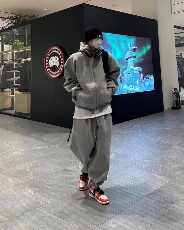 韩国穿搭ins大牌时尚博主,韩国穿搭ins时尚博主elborn