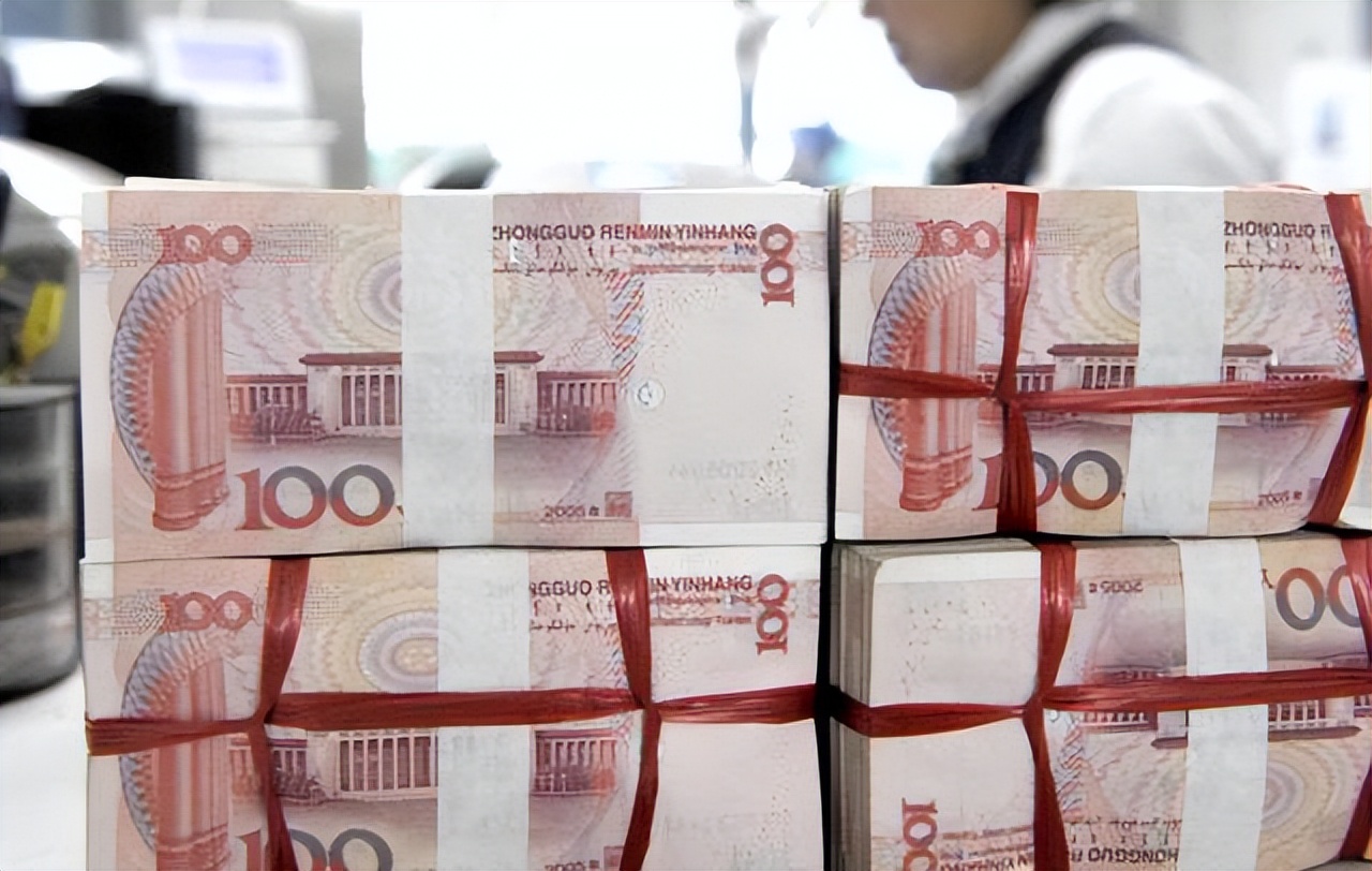 在工商银行存多少钱有什么待遇,十万元存工行一个月多少钱