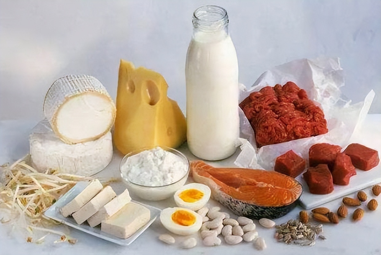 人体缺少什么营养会导致白发,缺乏哪种维生素会导致白发问题