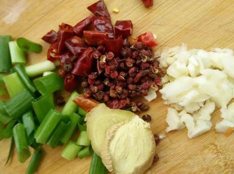 花粉过敏会引起咳嗽不止吗,春天过敏咳嗽晚上咳得厉害