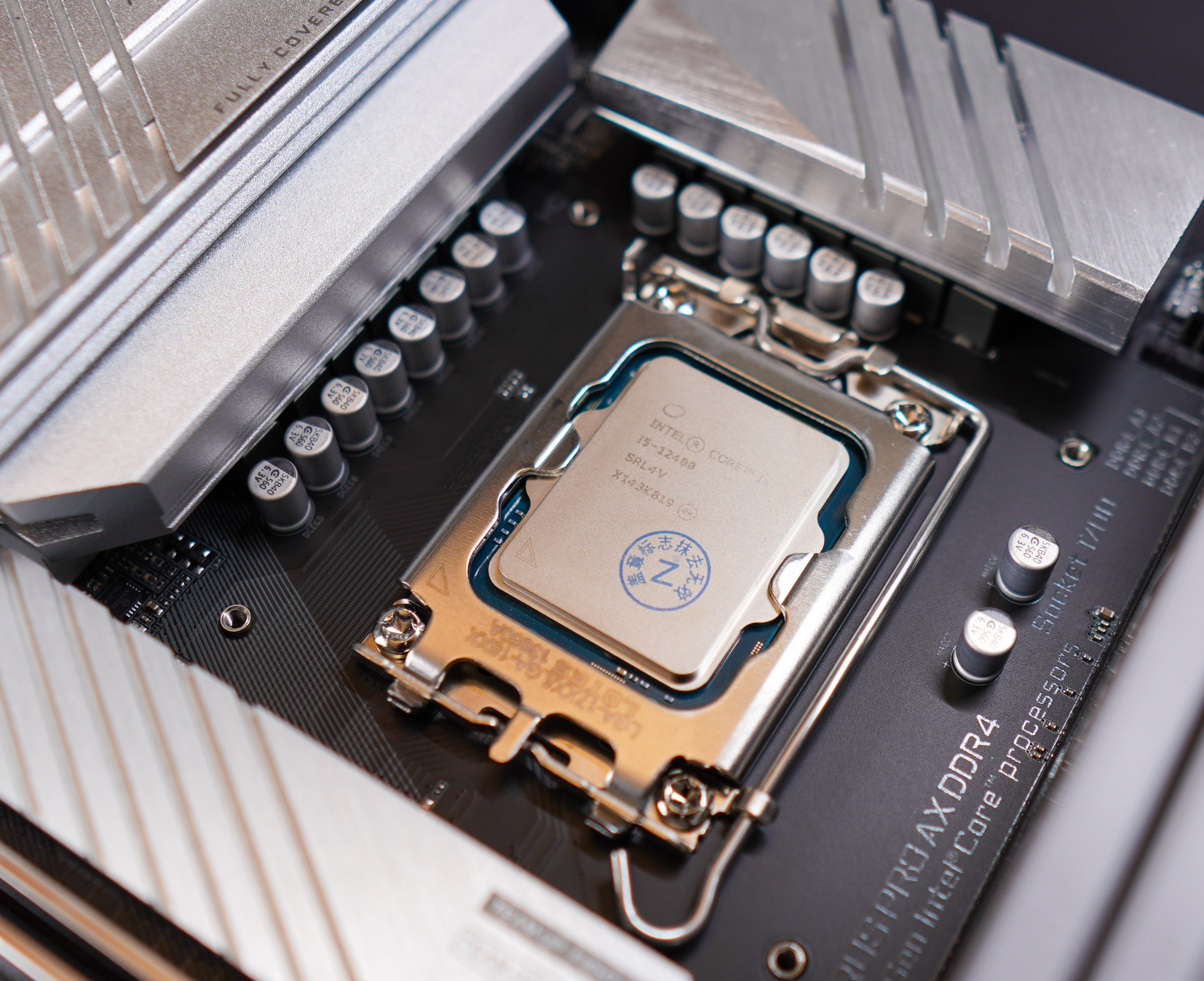 12代处理器容易弯？对扣具的解决方案实测给你看