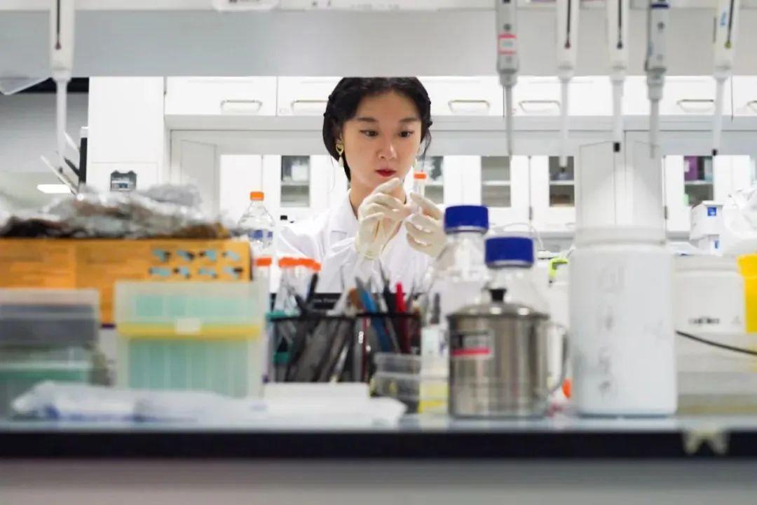 女博士研究动物习惯,中国90后的10位女科学家