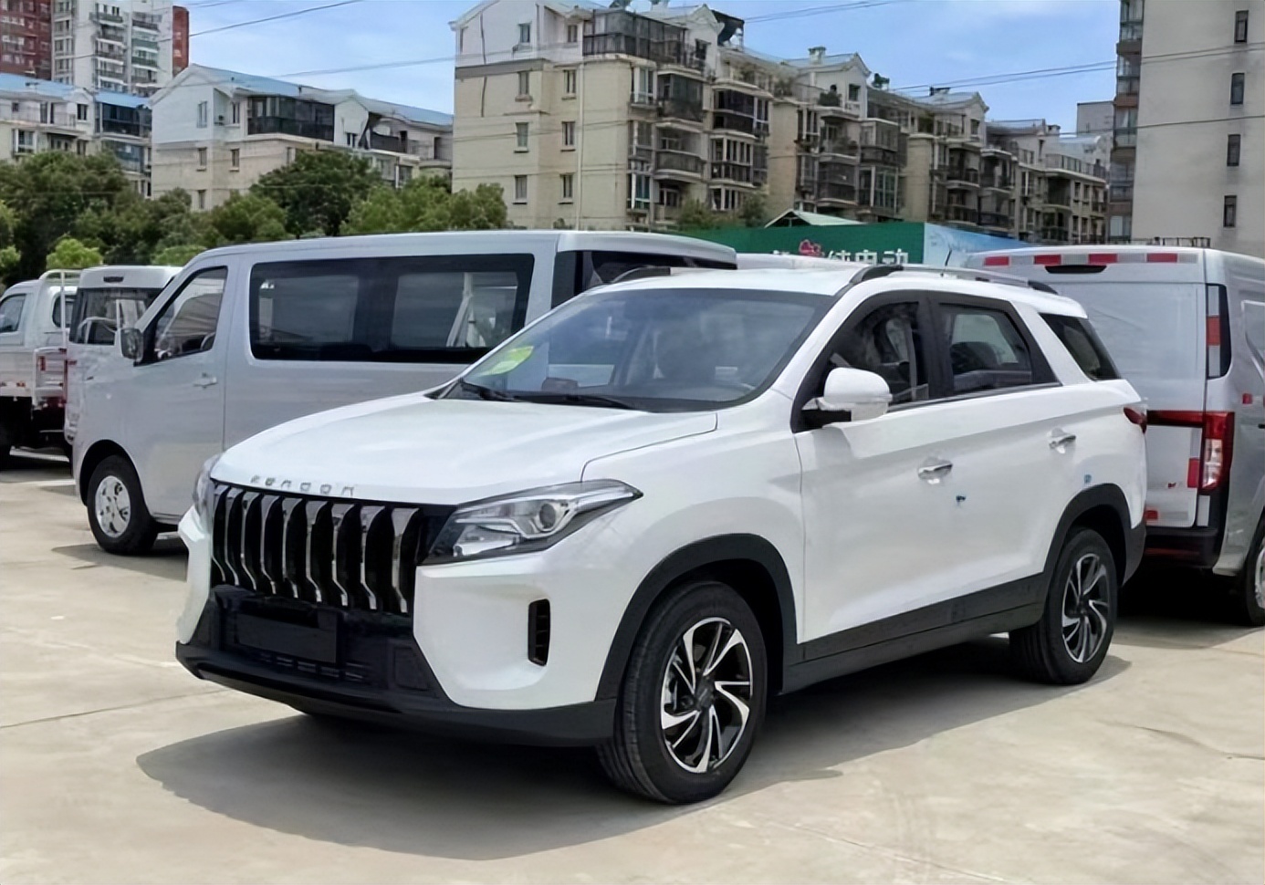 东风风光新款5601.5t,东风风光s560汽车图片