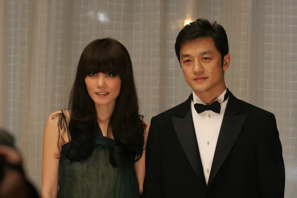 王菲爱过的5个男人,都是“弟弟辈”最小小11岁,她怎能下得了手