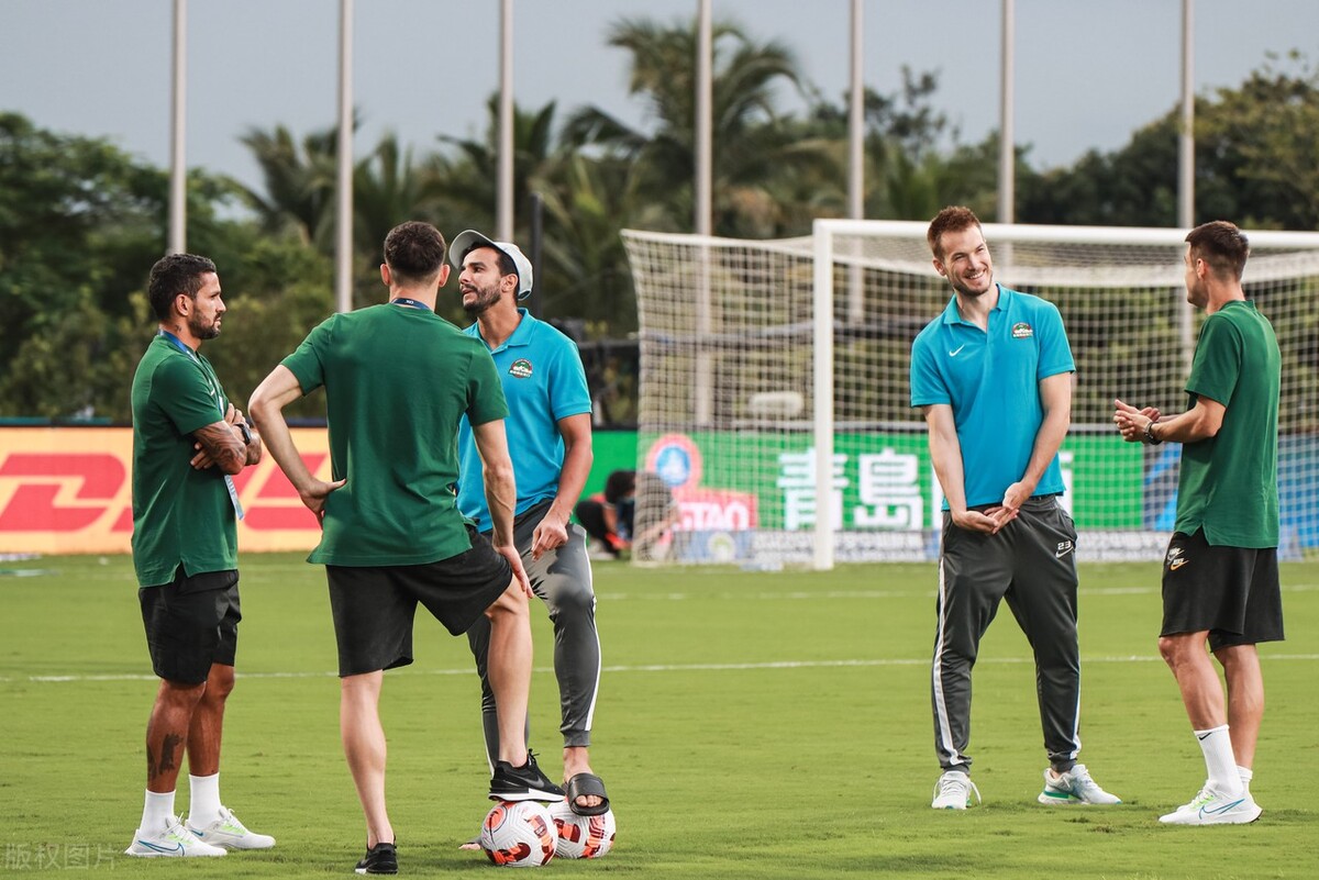 流浪足球重启，30年职业联赛再次起步，从壮志凌云到翘首企足！