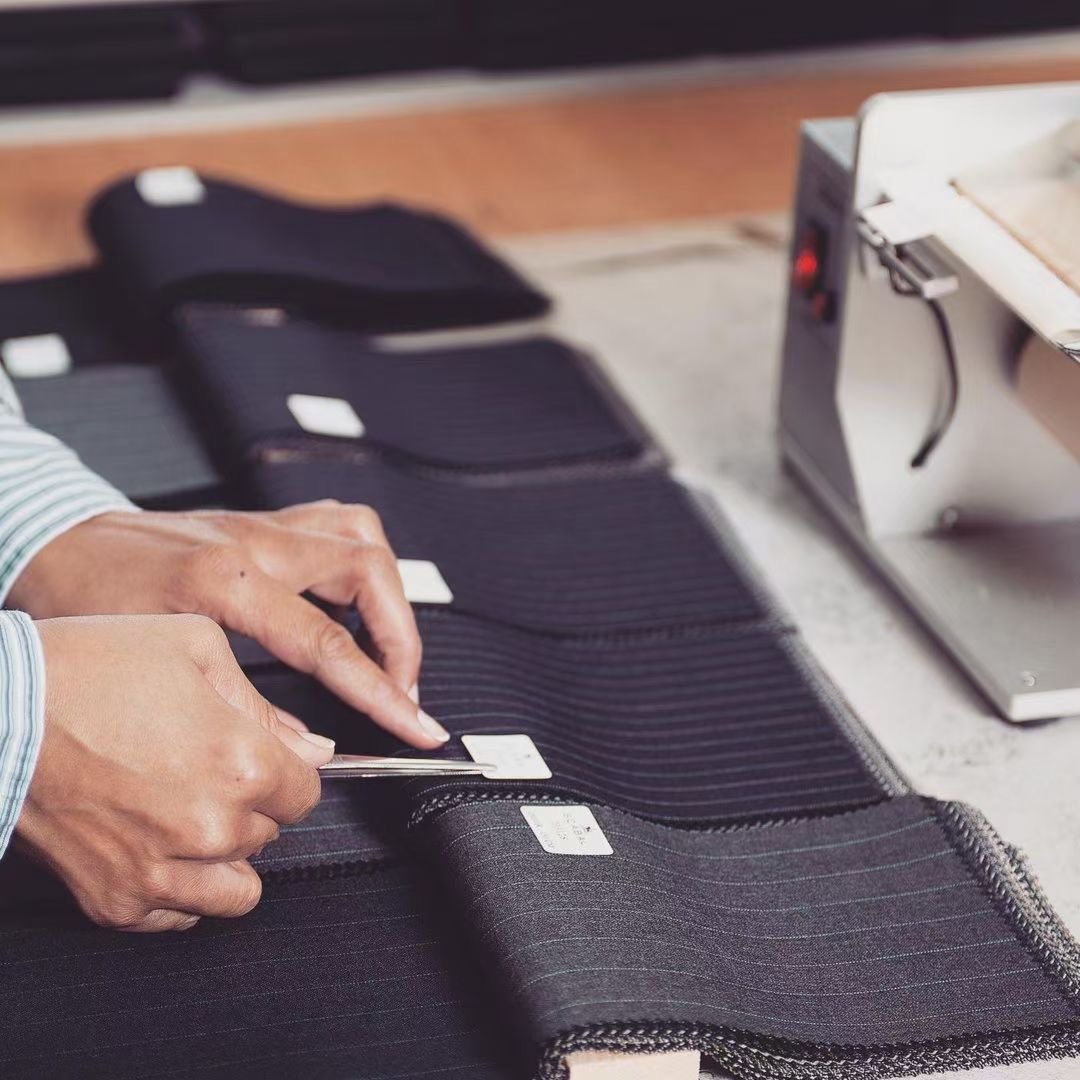 （成都）工作服职业装西装定制量体有哪些注意事项