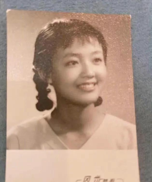 张兰生平：亲弟为她惨死，资本让她净身出户，65岁再创业日入千万