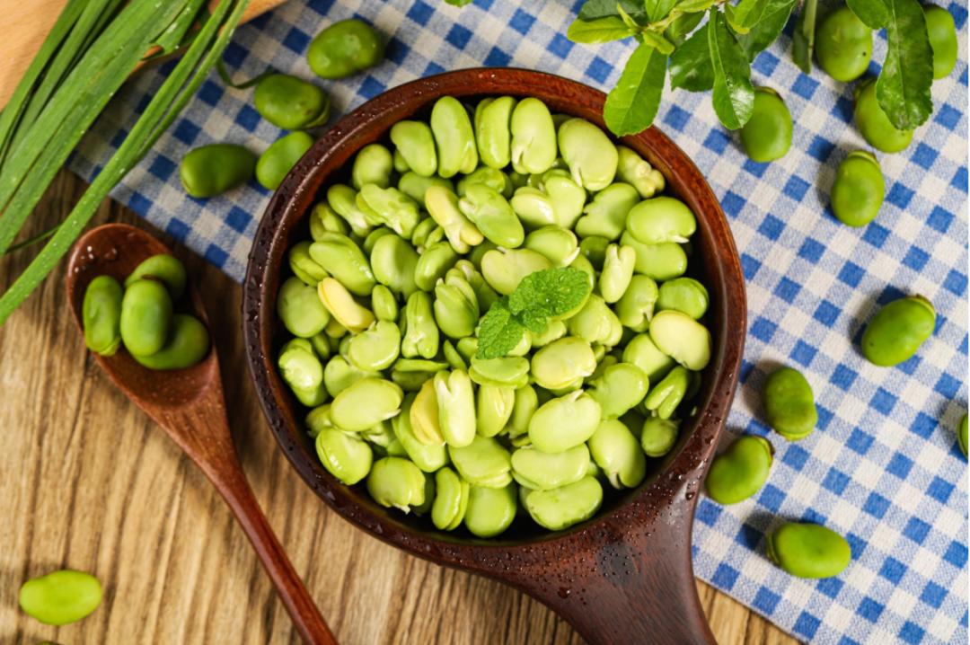 蚕豆快到碗里来广告,蚕豆到快要成熟的时候要去掉头吗