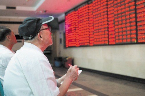 午评沪指横盘创业板指跌近2%,创业板次日跌的概率