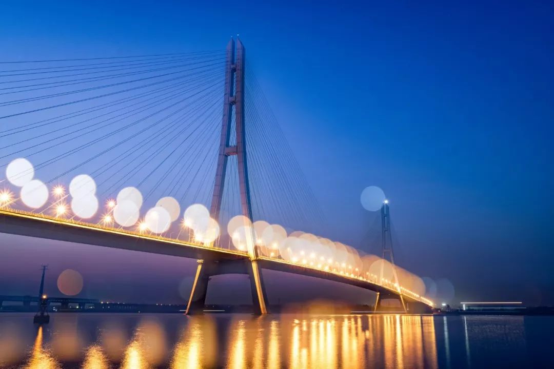 关于江的诗词大全简短,带有江的诗词大全100首