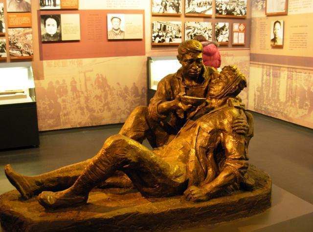 老农死而复生,老农一人干掉日军一个小队