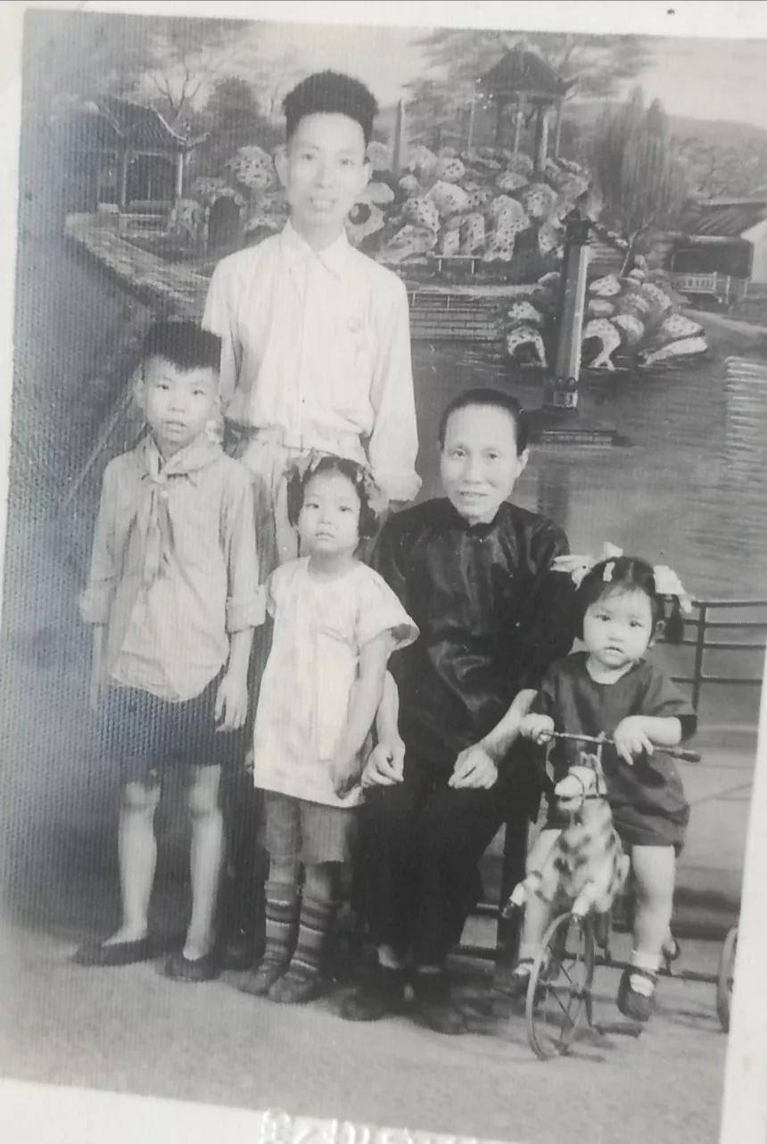 忆起六十多年前“文一街小学”的如烟往事