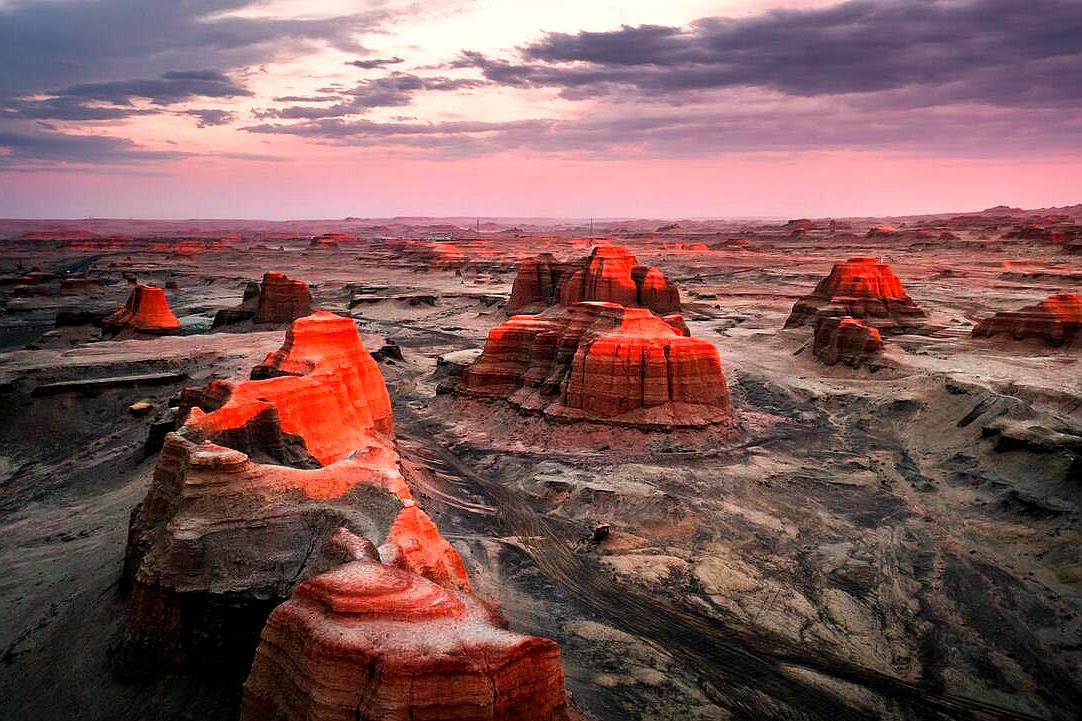 逛完这六个魔鬼城，你也就走遍了大半个*疆新**