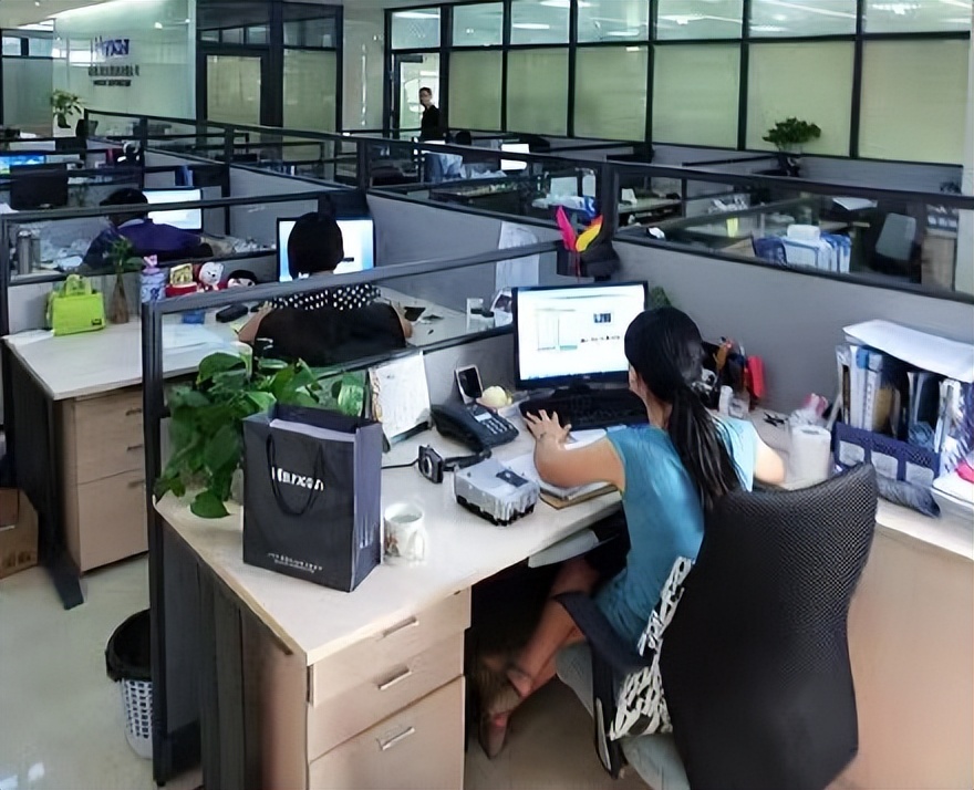 云南旅游买了一块原石是真的吗,去云南旅游买了块石头