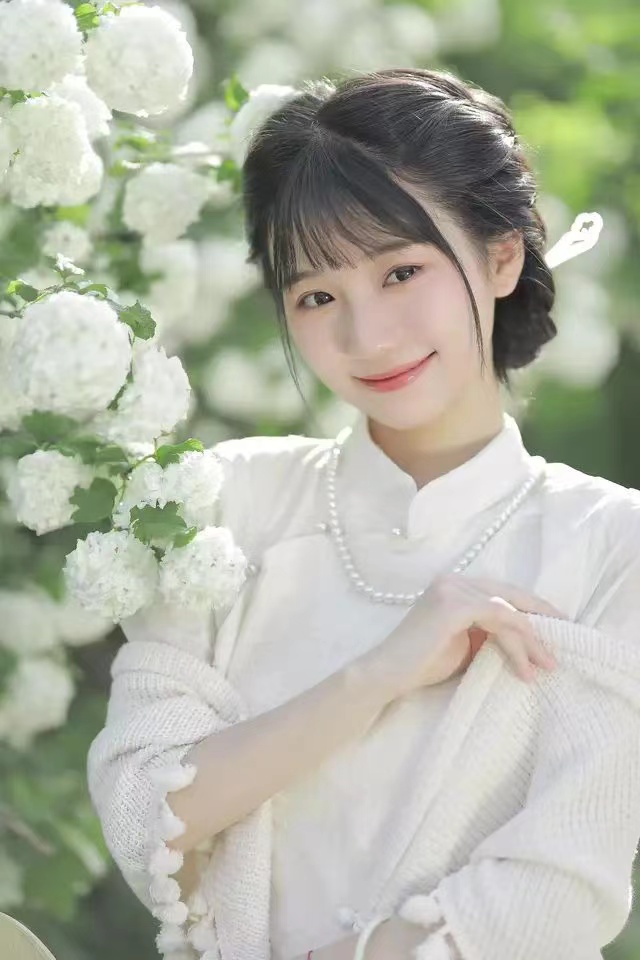 春盼草木发芽，夏盼植物生长