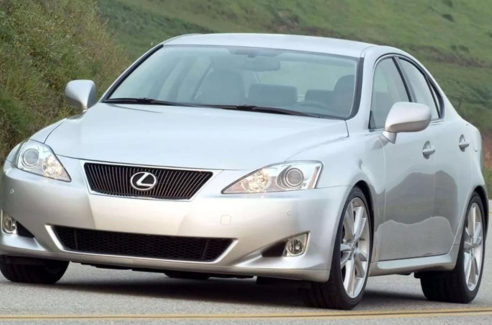 私家车取消半年一审,买二手车划算吗?车商说出实情