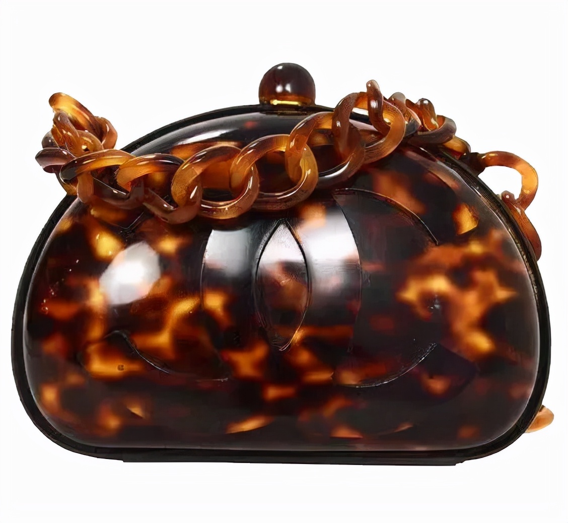 看完了Chanel富贵儿玳瑁，我默默放下了手中的皮质金链...