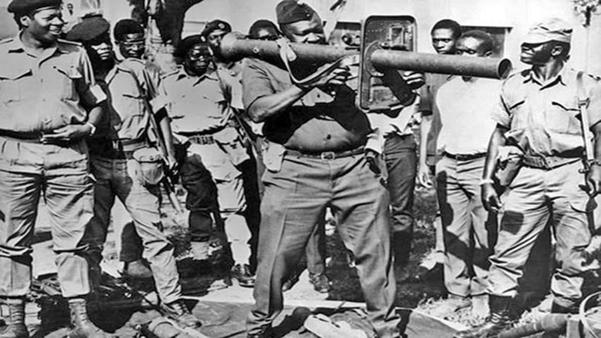 非洲一国买东方神秘坦克，不久扭转战场局势，战胜非洲两大强国