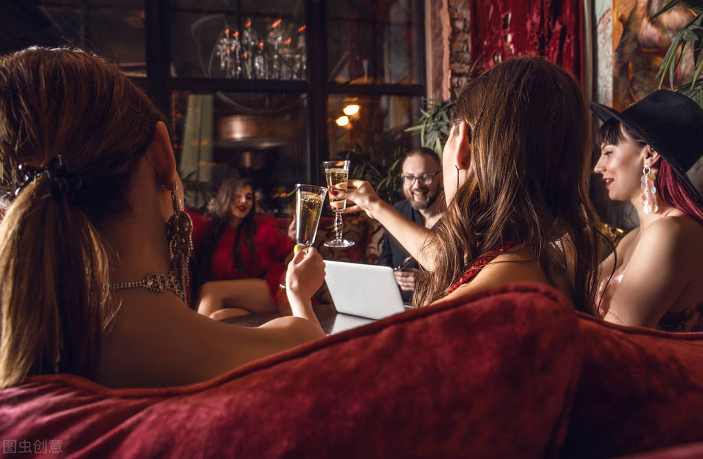 化验尿酸高医生说是痛风怎么治,体检发现尿酸高到底要不要治疗