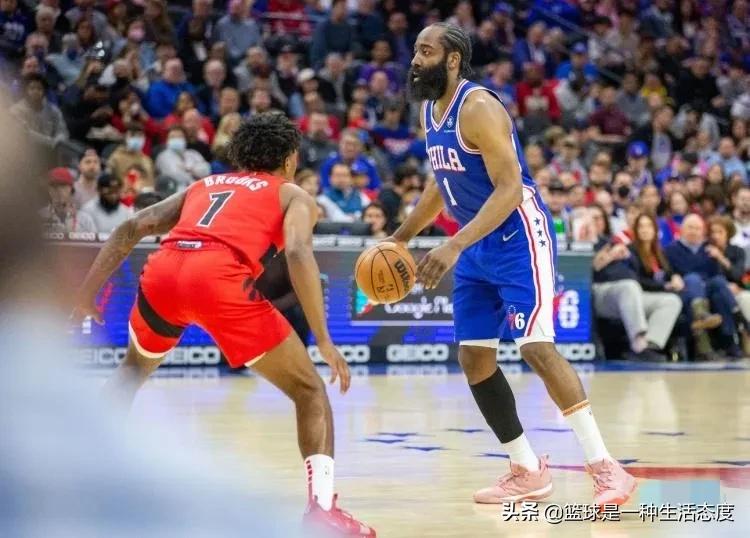 詹姆斯哈登凭借一己之力绝杀比赛,哈登关键进攻犯规致命失误