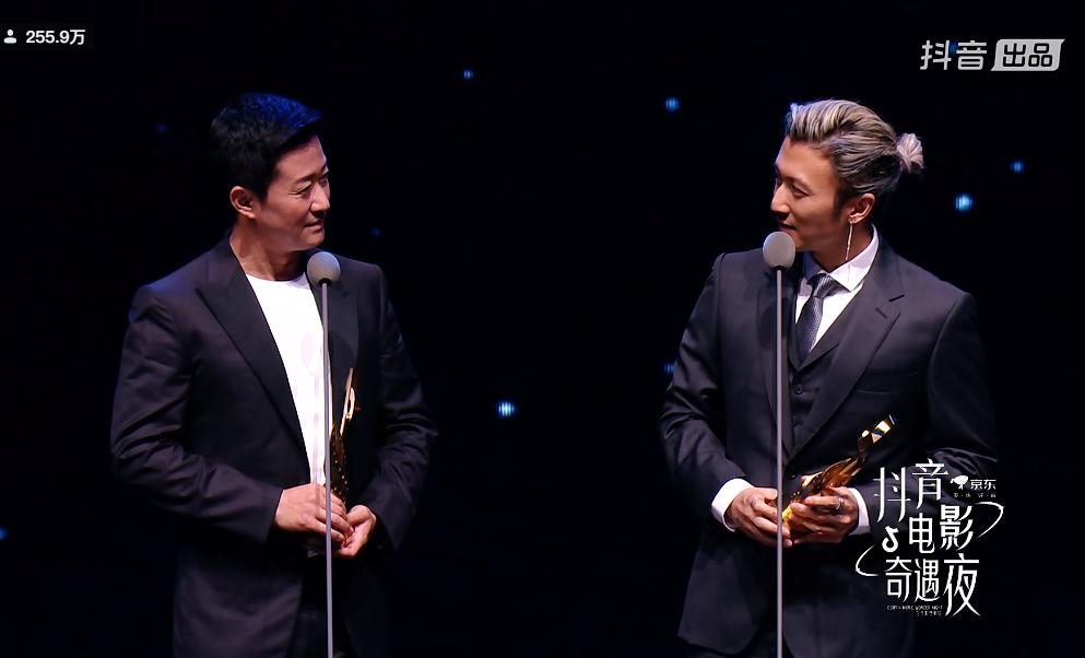 上海这一夜，内娱来了一大半，吴京谢霆锋拿大奖，冯小刚忙着交际