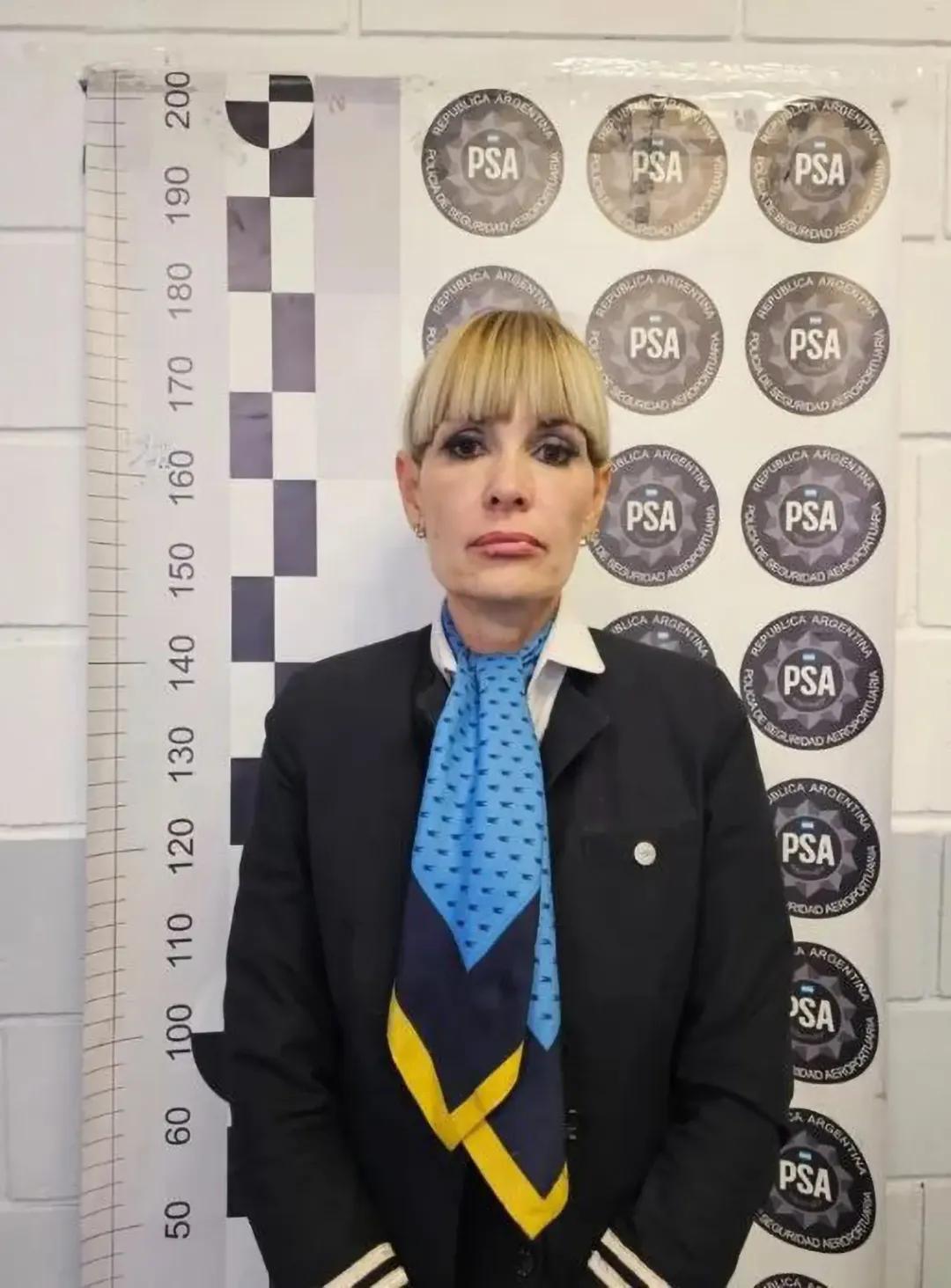 为阻止前男友和新欢旅行，外国空姐谎称机上有*弹炸**？或被判6年！