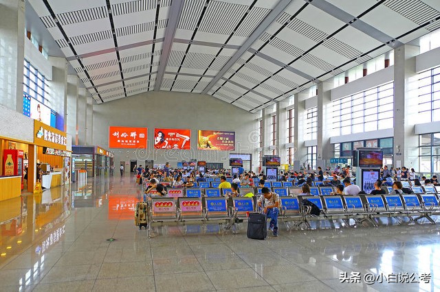 某小县城税务局工作，幸福感强，上升空间小，考上别后悔！