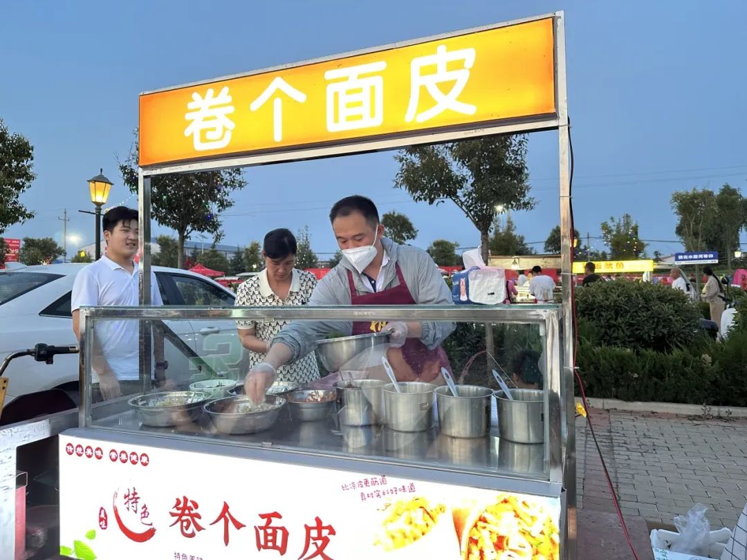 长葛最近小吃摆摊消息,长葛人民路夜市人气爆棚