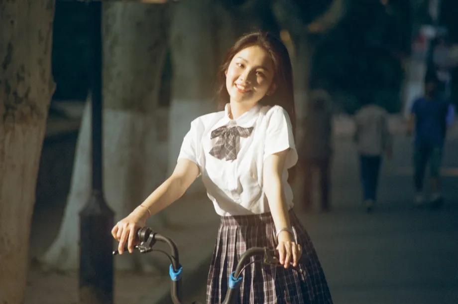 校园女同学校服写真,校服清纯照片