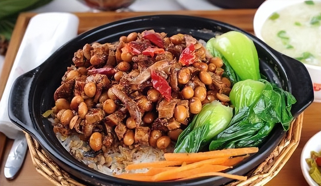 煲仔饭加盟店哪个品牌最好,煲仔饭加盟店的优势和缺点