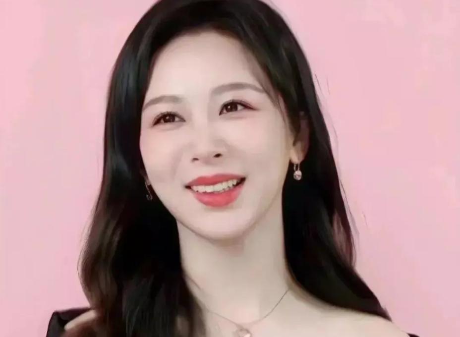 娱乐圈女星龅牙露一颗牙,娱乐圈的假牙女星